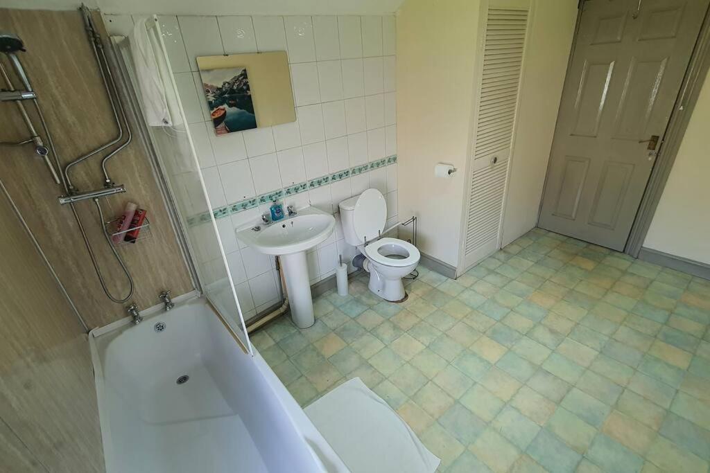 Free Netflix, Large House, Great Price Appartement
