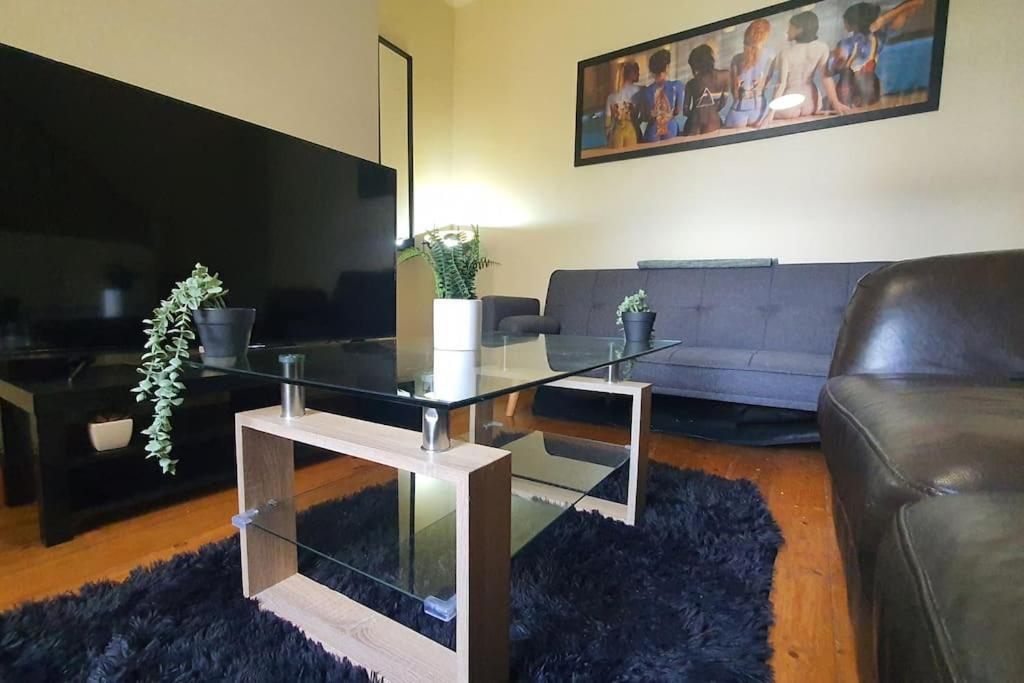 Apartment Free Netflix, Large House, Great Price Cardiff
